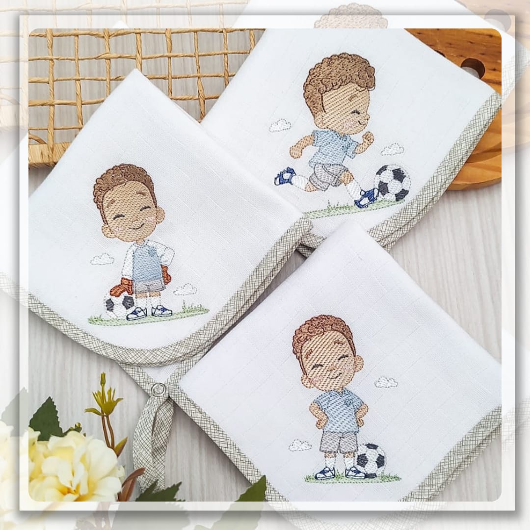 menino moreno futebol